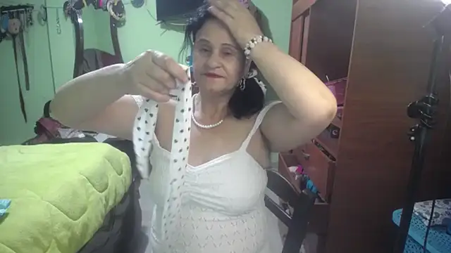 jazmin mature  online show from 11/29/25, 12:41