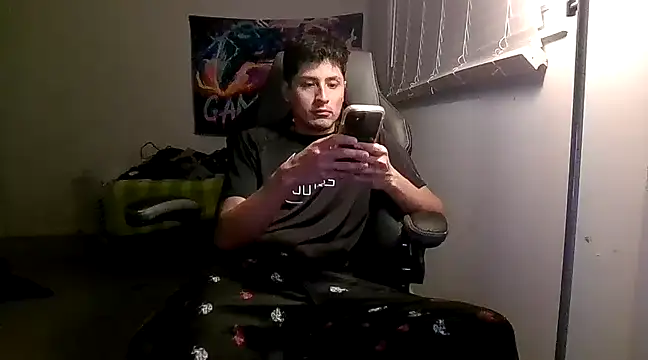 Snapshot of PerroDemonioHot chatting on 02/18/25, 06:04 PerroDemonioHot online show from 02/18/25, 06:04