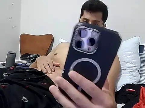 Snapshot of PerroDemonioHot chatting on 09/11/25, 04:23 PerroDemonioHot online show from 09/11/25, 04:23