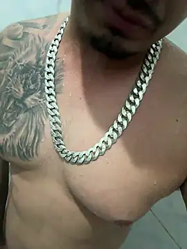 MorenoTatuado011 online show from 04/04/26, 08:23