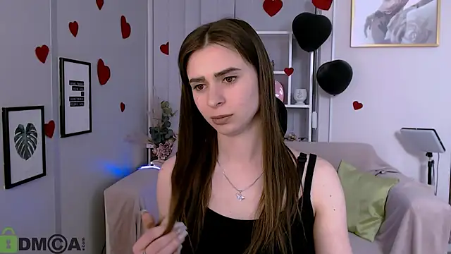 Snapshot of flora_ri chatting on 02/26/25, 06:11 flora ri online show from 02/26/25, 06:11