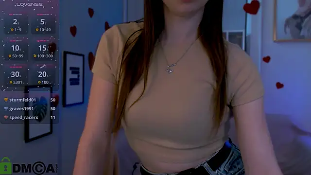 Snapshot of flora_ri chatting on 03/08/25, 12:00 flora ri online show from 03/08/25, 12:00