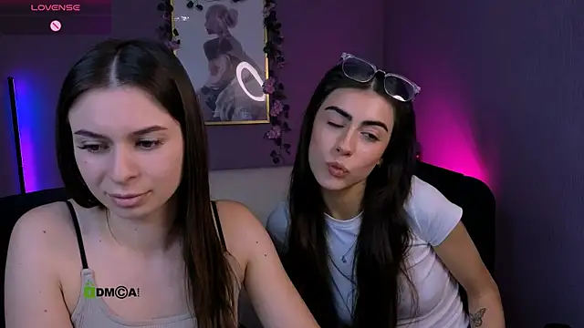 Snapshot of flora_ri chatting on 10/16/25, 09:54 flora ri online show from 10/16/25, 09:54