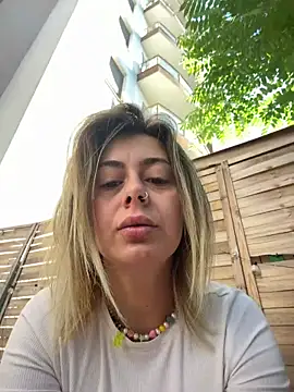 Snapshot of ChloeFrost chatting on 06/14/26, 05:20 ChloeFrost online show from 06/14/26, 05:20