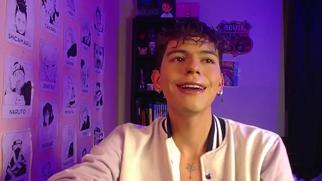 Snapshot of Mickey_Magic chatting on 01/17/25, 01:36 Mickey Magic online show from 01/17/25, 01:36