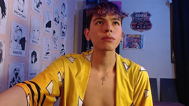 Snapshot of Mickey_Magic chatting on 01/19/25, 06:31 Mickey Magic online show from 01/19/25, 06:31