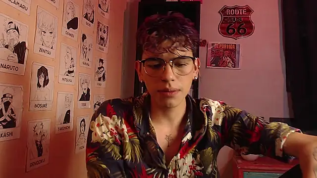 Snapshot of Mickey_Magic chatting on 01/20/25, 04:10 Mickey Magic online show from 01/20/25, 04:10