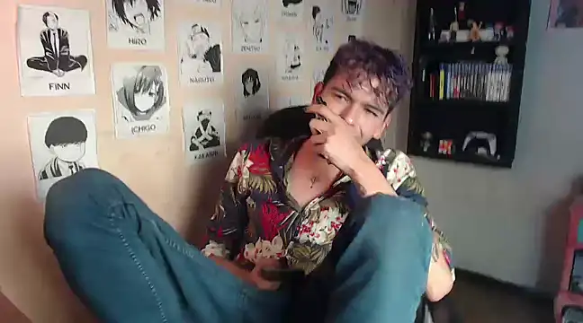 Snapshot of Mickey_Magic chatting on 01/20/25, 08:19 Mickey Magic online show from 01/20/25, 08:19