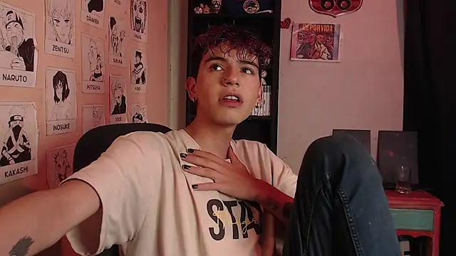 Snapshot of Mickey_Magic chatting on 01/21/25, 04:10 Mickey Magic online show from 01/21/25, 04:10