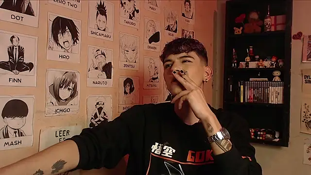 Snapshot of Mickey_Magic chatting on 01/27/25, 03:58 Mickey Magic online show from 01/27/25, 03:58