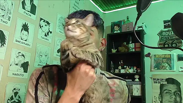 Snapshot of Mickey_Magic chatting on 01/27/25, 06:20 Mickey Magic online show from 01/27/25, 06:20