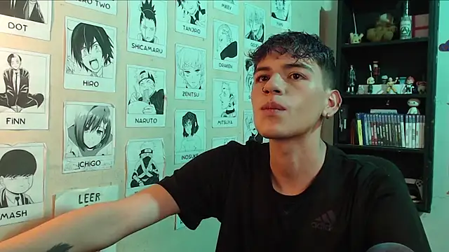 Snapshot of Mickey_Magic chatting on 01/31/25, 11:24 Mickey Magic online show from 01/31/25, 11:24