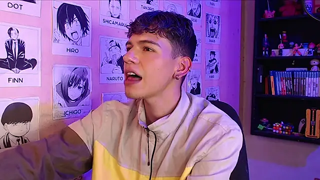 Snapshot of Mickey_Magic chatting on 02/07/25, 09:26 Mickey Magic online show from 02/07/25, 09:26