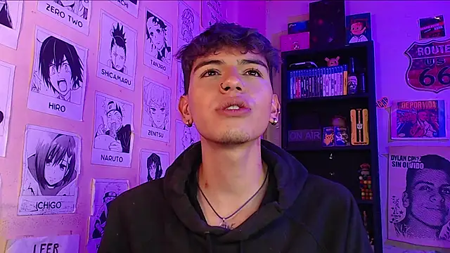 Snapshot of Mickey_Magic chatting on 02/09/25, 08:54 Mickey Magic online show from 02/09/25, 08:54