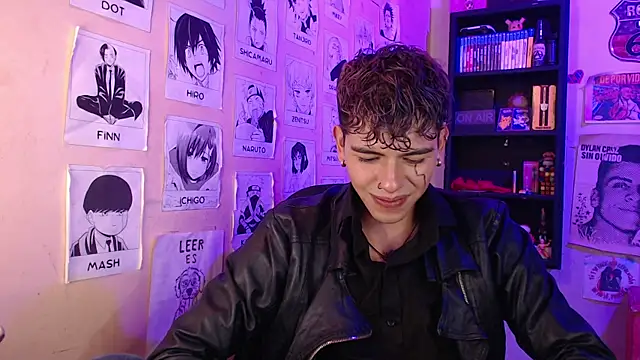 Snapshot of Mickey_Magic chatting on 02/15/25, 11:17 Mickey Magic online show from 02/15/25, 11:17