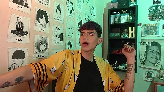 Snapshot of Mickey_Magic chatting on 02/19/25, 02:23 Mickey Magic online show from 02/19/25, 02:23