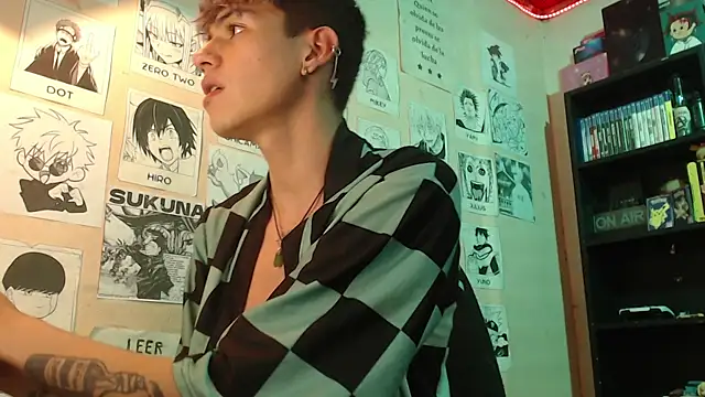 Snapshot of Mickey_Magic chatting on 02/27/25, 05:24 Mickey Magic online show from 02/27/25, 05:24