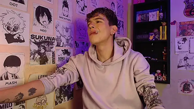 Snapshot of Mickey_Magic chatting on 03/02/25, 05:01 Mickey Magic online show from 03/02/25, 05:01