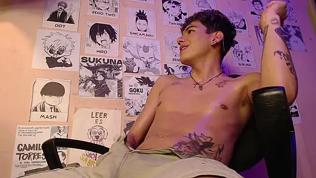 Snapshot of Mickey_Magic chatting on 03/02/25, 08:05 Mickey Magic online show from 03/02/25, 08:05