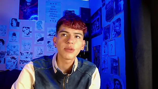 Snapshot of Mickey_Magic chatting on 03/14/25, 12:21 Mickey Magic online show from 03/14/25, 12:21