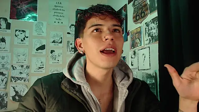 Snapshot of Mickey_Magic chatting on 03/19/25, 04:47 Mickey Magic online show from 03/19/25, 04:47