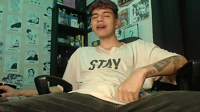 Snapshot of Mickey_Magic chatting on 03/19/25, 10:55 Mickey Magic online show from 03/19/25, 10:55