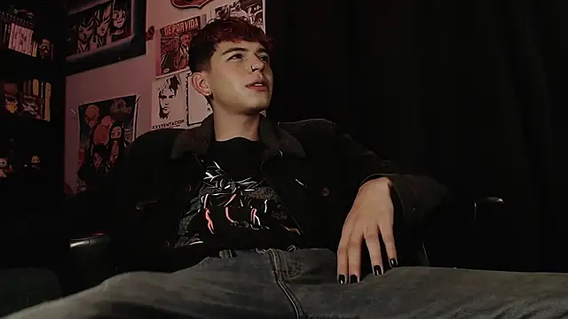 Snapshot of Mickey_Magic chatting on 03/21/25, 07:22 Mickey Magic online show from 03/21/25, 07:22