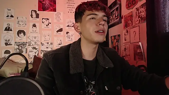 Snapshot of Mickey_Magic chatting on 03/21/25, 02:51 Mickey Magic online show from 03/21/25, 02:51