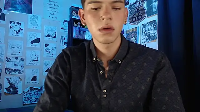 Snapshot of Mickey_Magic chatting on 03/22/25, 04:45 Mickey Magic online show from 03/22/25, 04:45