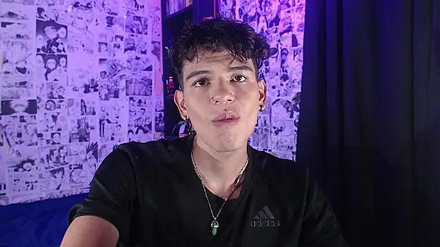 Snapshot of Mickey_Magic chatting on 11/21/25, 05:28 Mickey Magic online show from 11/21/25, 05:28