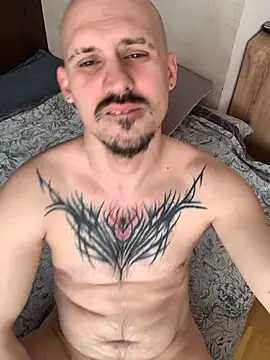 Snapshot of AssHunter4k chatting on 04/27/26, 07:39 AssHunter4k online show from 04/27/26, 07:39