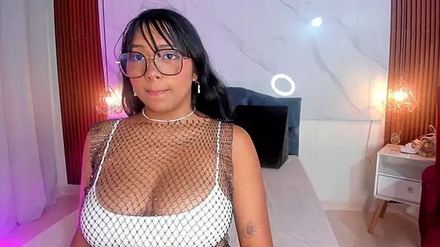 isabella zc online show from 11/04/25, 09:03