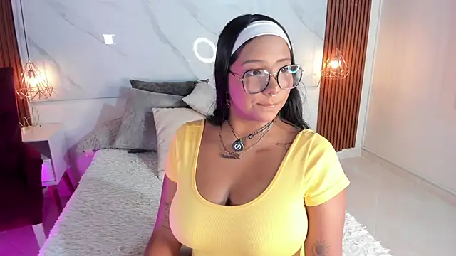 isabella zc online show from 04/28/26, 03:50