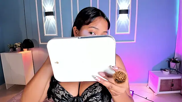 isabella zc online show from 06/15/26, 12:51