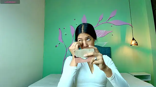 Connie Bell online show from 10/19/25, 11:33