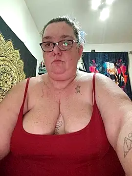 diosacurvy1984 online show from 03/26/26, 06:46