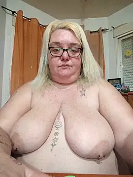 diosacurvy1984 online show from 04/10/26, 07:24