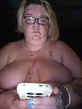 diosacurvy1984 online show from 06/19/26, 11:08