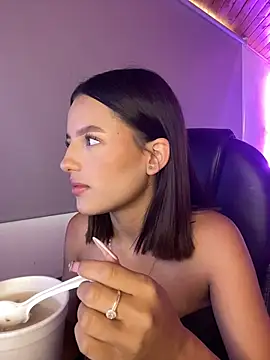 Sofia18 pinkk online show from 03/25/26, 09:10