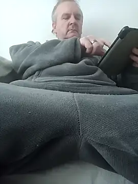 Snapshot of Paolo7619 chatting on 03/14/25, 09:46 Paolo7619 online show from 03/14/25, 09:46