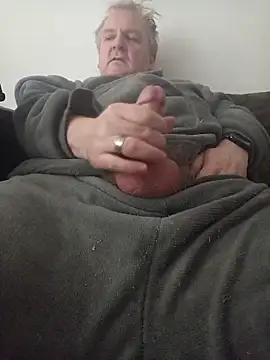 Snapshot of Paolo7619 chatting on 10/29/25, 08:27 Paolo7619 online show from 10/29/25, 08:27