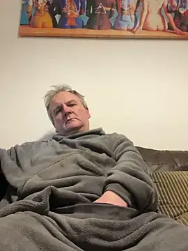 Snapshot of Paolo7619 chatting on 04/11/26, 01:32 Paolo7619 online show from 04/11/26, 01:32