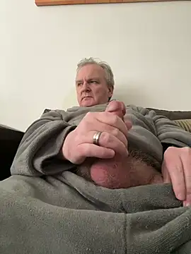 Snapshot of Paolo7619 chatting on 04/13/26, 07:14 Paolo7619 online show from 04/13/26, 07:14