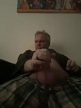 Snapshot of Paolo7619 chatting on 06/15/26, 04:15 Paolo7619 online show from 06/15/26, 04:15