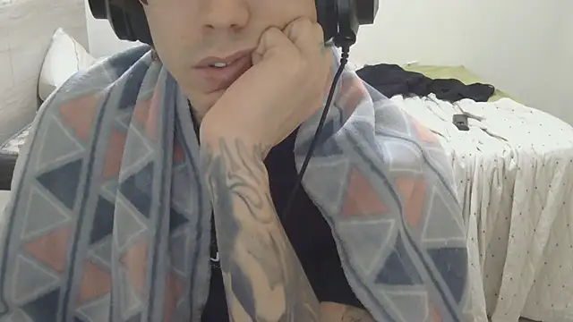 Snapshot of smokingink chatting on 06/24/26, 01:15 smokingink online show from 06/24/26, 01:15
