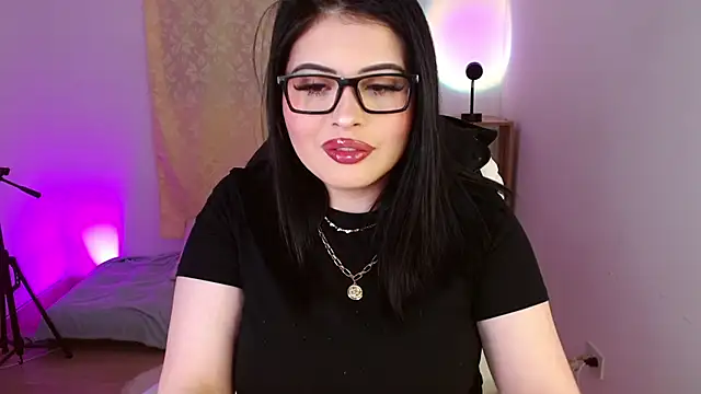 Snapshot of isabella1616 chatting on 09/19/25, 03:08 isabella1616 online show from 09/19/25, 03:08