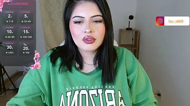 Snapshot of isabella1616 chatting on 09/28/25, 04:07 isabella1616 online show from 09/28/25, 04:07