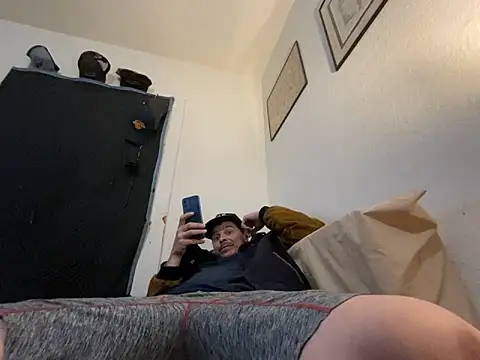 Snapshot of almighty_d chatting on 12/02/25, 06:41 almighty d online show from 12/02/25, 06:41