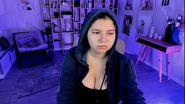 DiaAngell online show from 09/28/25, 07:30