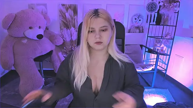 DiaAngell online show from 12/13/25, 07:53